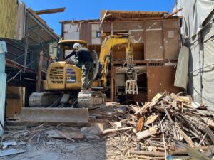 高知での空き家解体工事中の様子。実家じまいサポート事例